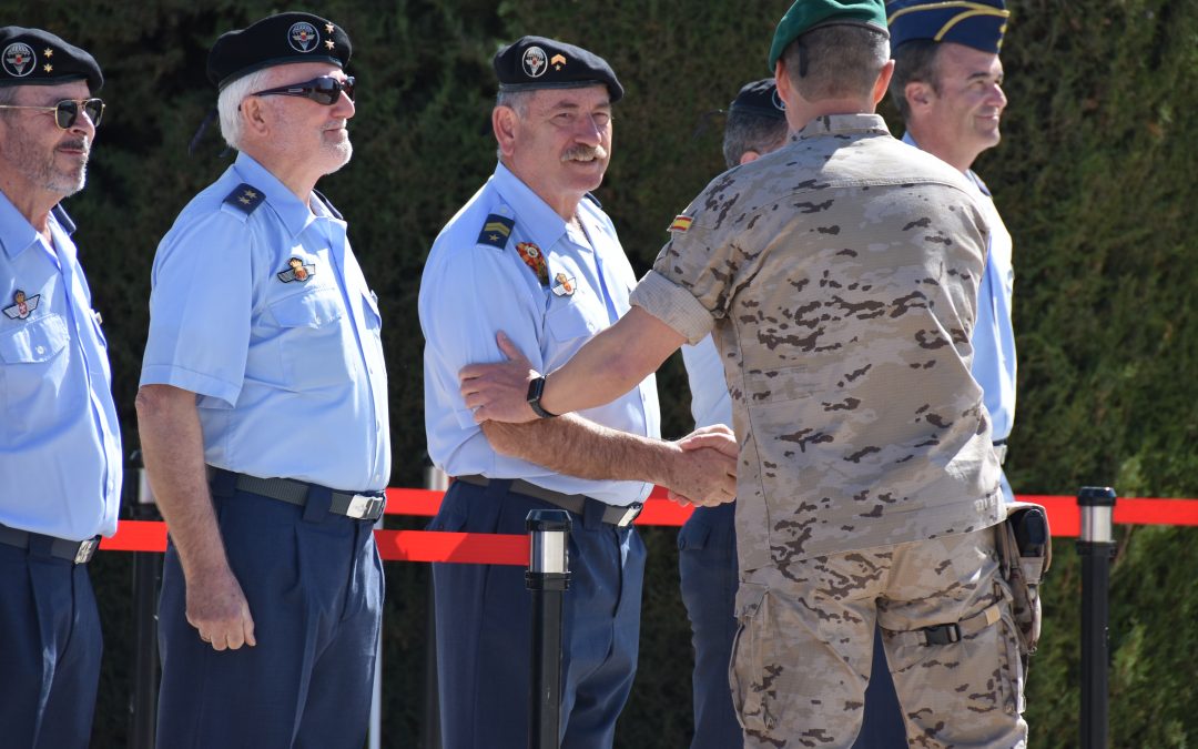 ENTREGA DE BOINAS VERDES A PERSONAL DEL EZAPAC